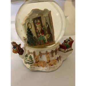 Vtg Santa Claus Is‎ Coming To Town Musical Snow Globe Santa Delivers Presents